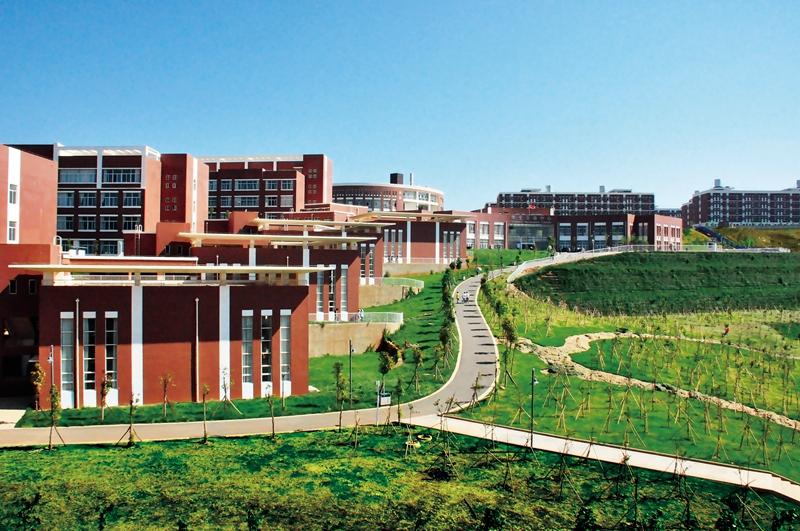 云南大學滇池學院——校園風光